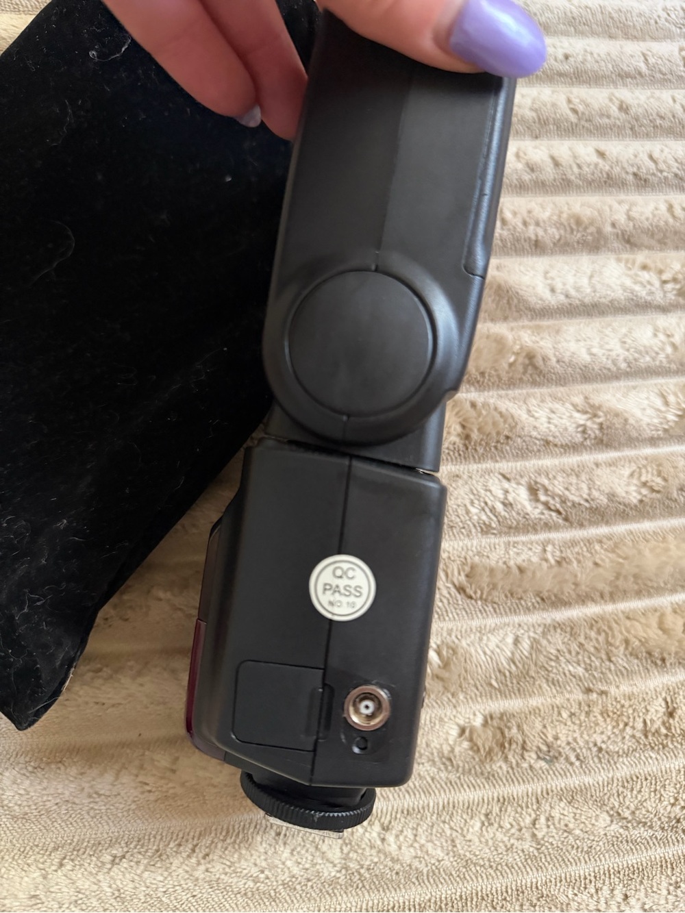 TT560 Black Speedlite Flash for DSLR Cameras - Picture 3 of 7